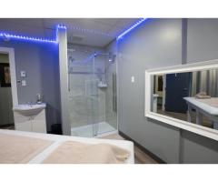 Tu veux faire beaucoup d'argent? Deviens hôtesse - MTL